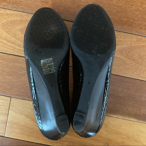 Tory Burch Black Quilted Patent Leather Quinn Wedge Sz 8 - Picture 10 of 14